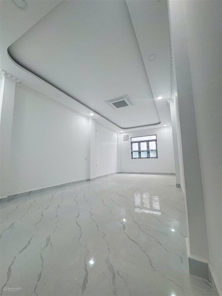 Cho thuê nhà mt đường 3 tháng 2, q10. (4.2x28m) trệt 3 lầu st  tm  mới 100% giá 80 triệu/tháng