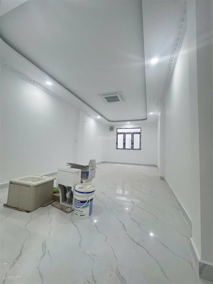 Cho thuê nhà mt đường 3 tháng 2, q10. (4.2x28m) trệt 3 lầu st  tm  mới 100% giá 80 triệu/tháng