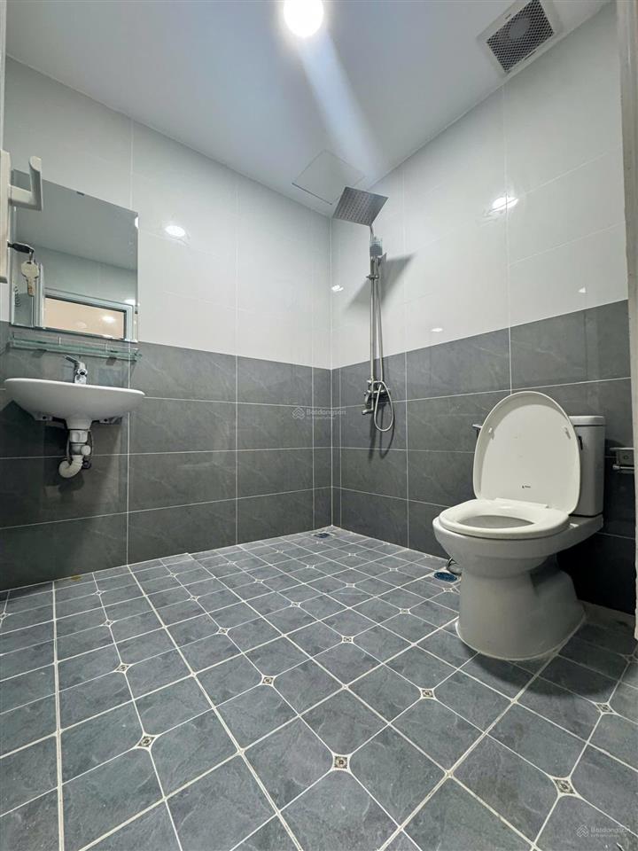 Bán nhà mặt tiền 237 lý thái tổ, p9, q10. dt 5,65m x 18m  hầm 7 tầng đơn giá rẻ 43 tỷ