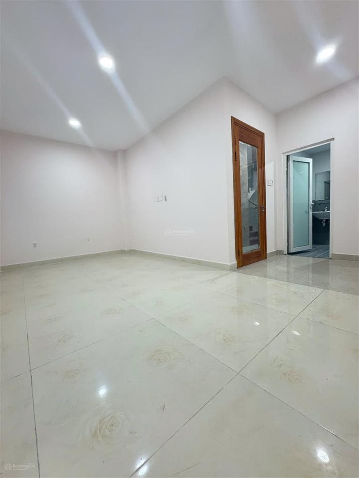 Bán nhà mặt tiền 237 lý thái tổ, p9, q10. dt 5,65m x 18m  hầm 7 tầng đơn giá rẻ 43 tỷ