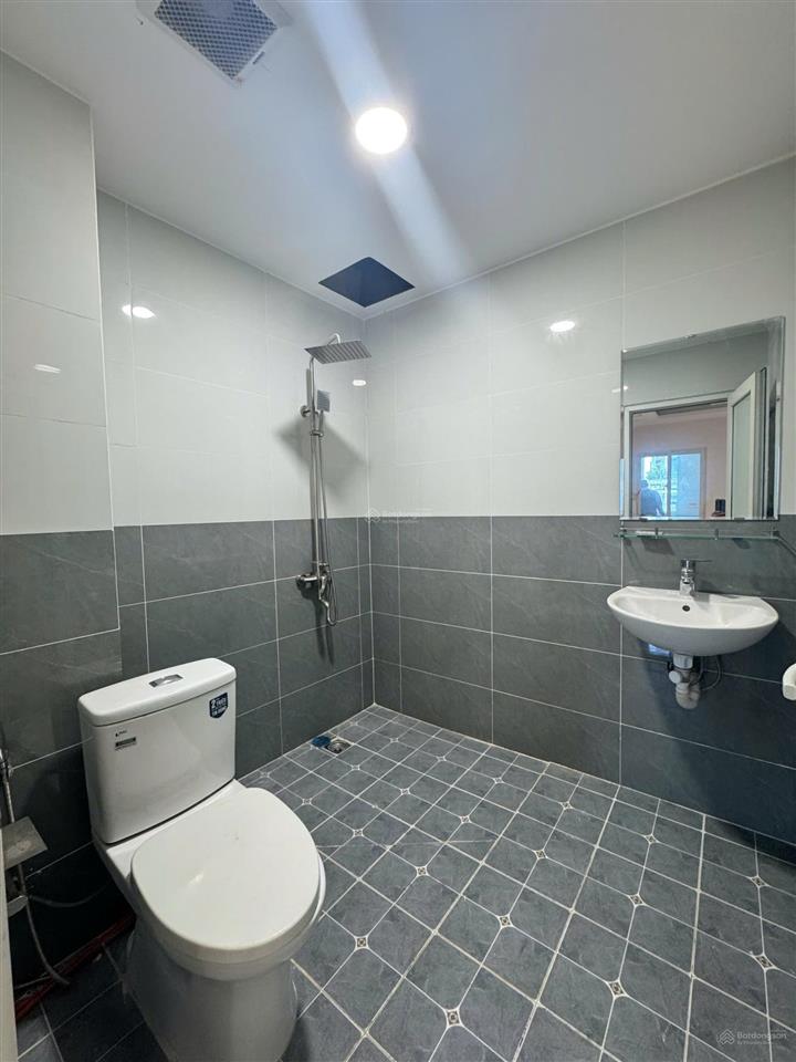 Bán nhà mặt tiền 237 lý thái tổ, p9, q10. dt 5,65m x 18m  hầm 7 tầng đơn giá rẻ 43 tỷ
