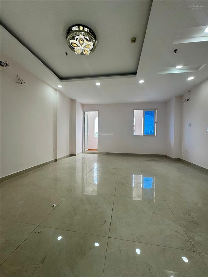 Bán nhà mặt tiền 237 lý thái tổ, p9, q10. dt 5,65m x 18m  hầm 7 tầng đơn giá rẻ 43 tỷ