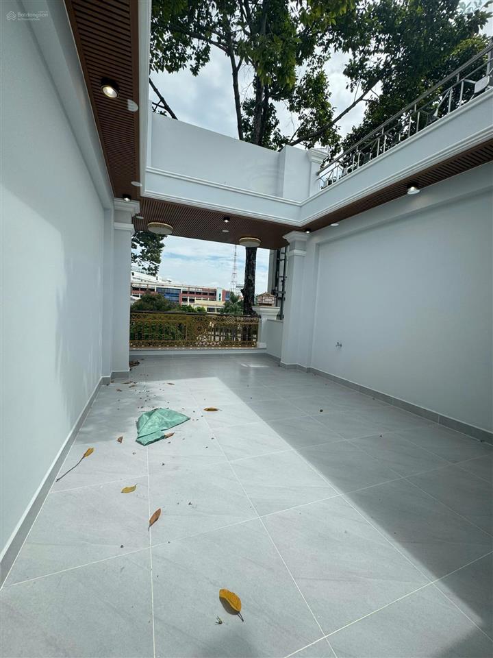 Cho thuê nhà mt đường 3 tháng 2, q10. (4x30m) trệt 3 lầu st tm nhà mới 100%