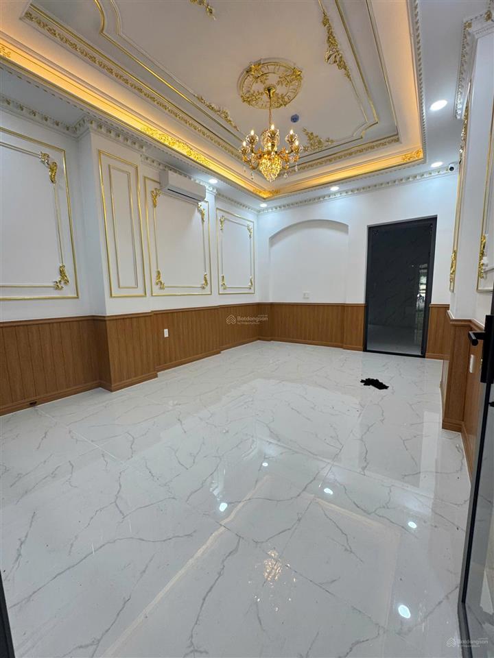 Cho thuê nhà mt đường 3 tháng 2, q10. (4x30m) trệt 3 lầu st tm nhà mới 100%