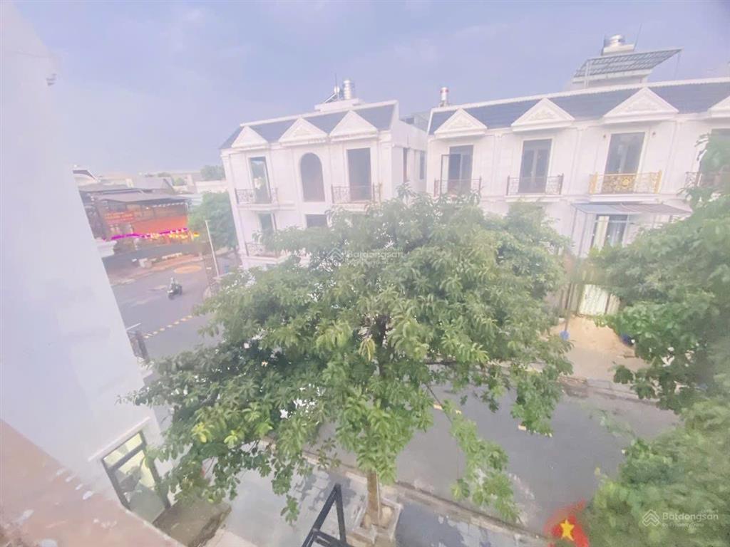 Cho thuê biệt thự đông hưng residences dĩ an, 16 triệu, dtsd 210m2, uy tín