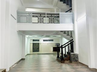 Cho thuê nhà 4 tầng mặt tiền đường ông ích khiêm nhà mới đẹp, phù hợp nhiều ngành nghề.