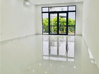 Cho thuê nhà 5 tầng mt đường lê thanb nghị, có đầy đủ thang máy, hệ thống phòng cháy