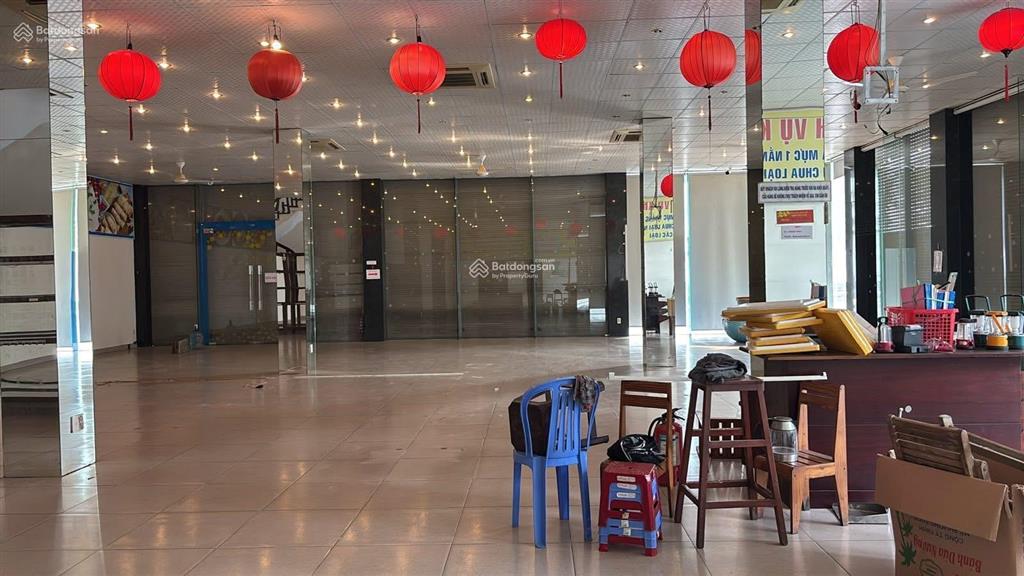 Cho thuê nhà 2 tầng mt đường nguyễn tất thành dt 400m2 ngang 20m vị trí 2 mặt tiền