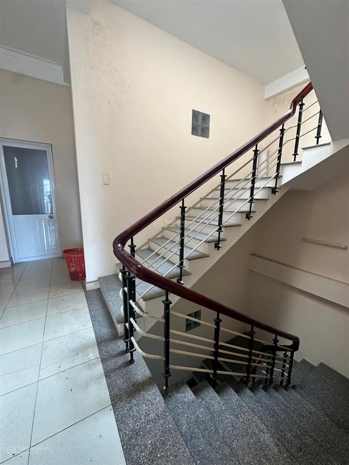 Cho thuê nhà 4 tầng mt đường xô viết nghệ tĩnh