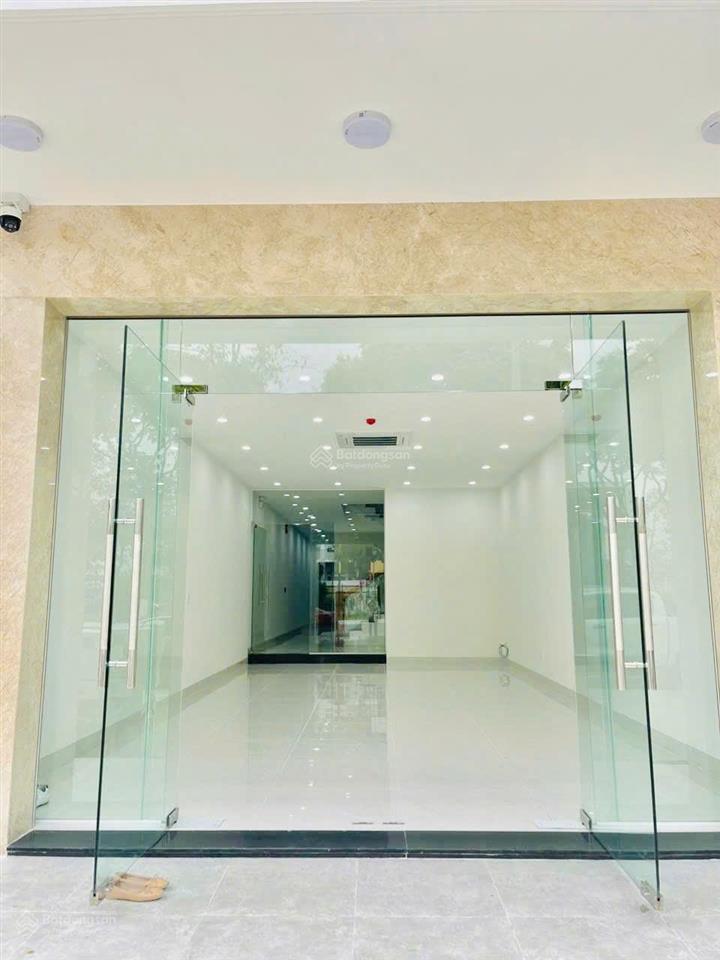 Cho thuê nhà 5 tầng mt đường 30/4 , đầy đủ thang máy, phòng cháy, điều hòa
