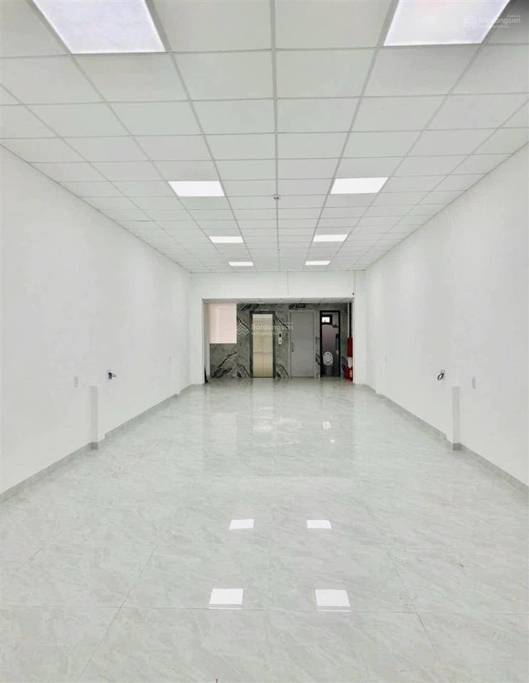 Cho thuê tòa nhà 4.5 tầng đường nguyễn phước lan, mới đầy đủ thang máy, hệ thống phòng cháy