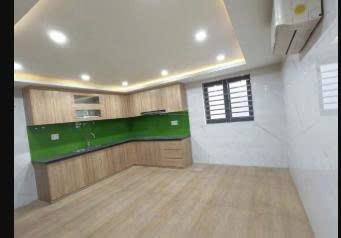 Cho thuê nhà 4.5 tầng mặt tiền đường nguyễn hữu thọ có thang máy, nhà mới đẹp