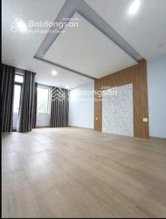 Cho thuê nhà 4.5 tầng mặt tiền đường nguyễn hữu thọ có thang máy, nhà mới đẹp