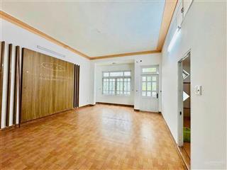 Cho thuê nhà 3 tầng mt đường 2 tháng 9 , ngang 9m có thang máy