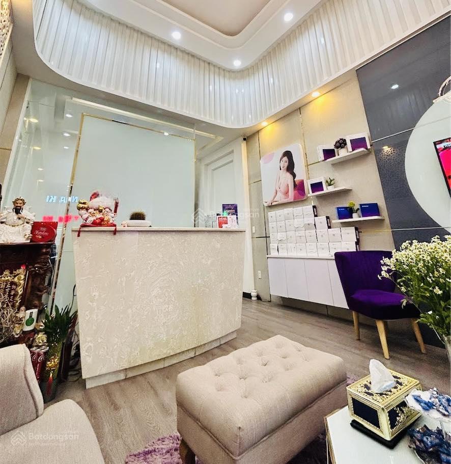 Cho thuê nhà 5 tầng mt đường triệu nữ vương, sát nguyễn văn linh, thang máy, phòng ccc đầy đủ