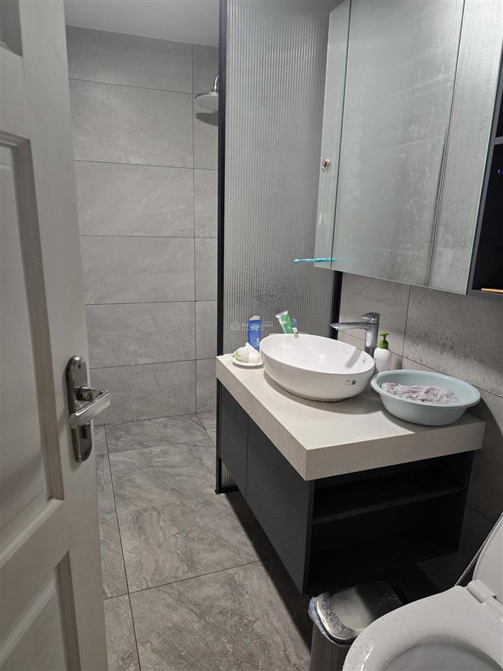 Cần bán căn hộ 3 phòng ngủ chung cư tsq, view hồ thoáng mát