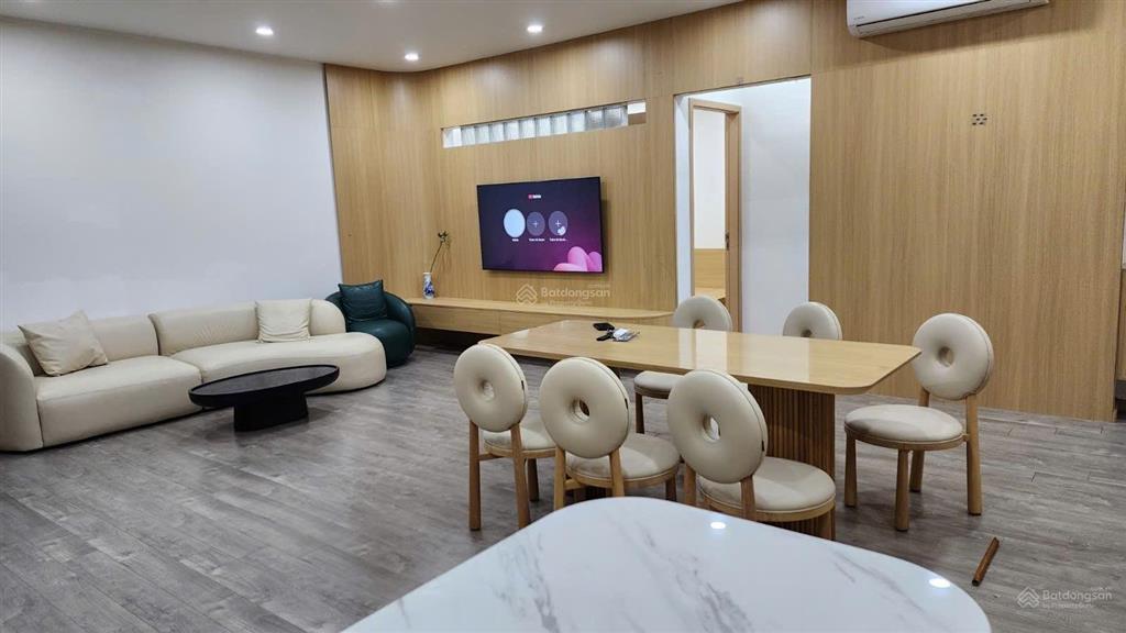 Cho thuê căn hộ 3 phòng ngủ mhd trung văn