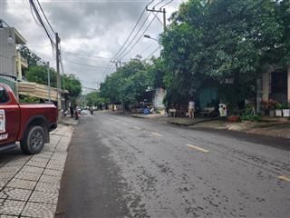 Nhà mặt tiền đường 8 dệt phong phú, dtsd 80m2