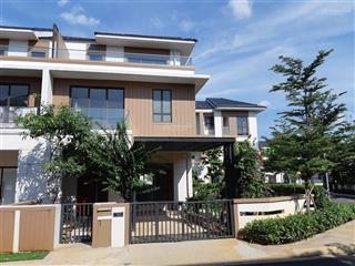 Bán căn nhà liền kề, lô góc vip hiếm và đẹp nhất zone 8  swan bay.  0947 188 ***