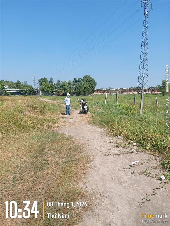 Kẹt tiền bán gấp lô đất 512m2, gần đường bến than. cách chợ tân thạnh đông 3p chạy xe. 0947 188 ***