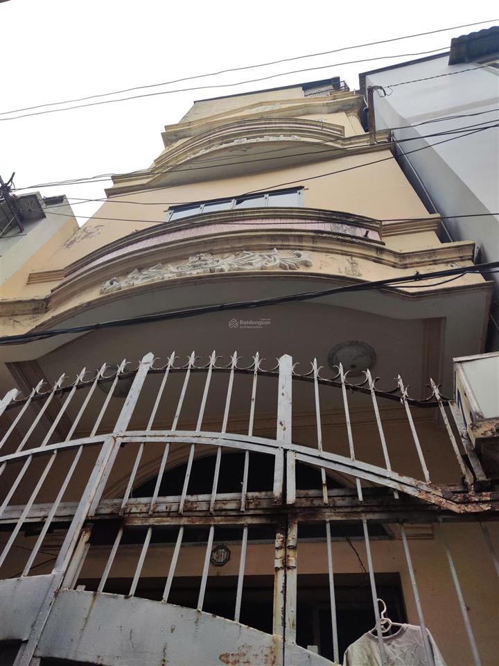 Phù hợp khai thác cho thuê chdv nhà 3 tầng 64m2, ngay ngã tư hàng xanh, cách đh hutech chỉ 750m.