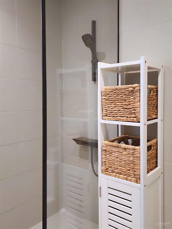 Nhà cách quận 1 chỉ 30p di chuyển, đã hoàn thiện nội thất cao cấp. 3pn, 4wc. anh chị xem nhà gọi em