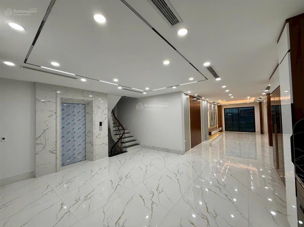 Nhà 80m2 phố tân mai, 7 tầng xây mới, thang máy ô tô vào nhà, 2 mặt ngõ trước sau  0984 182 ***