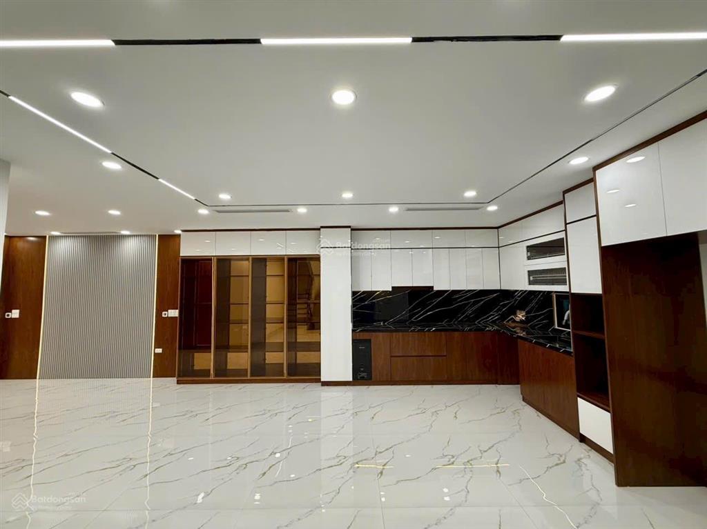 Nhà 80m2 phố tân mai, 7 tầng xây mới, thang máy ô tô vào nhà, 2 mặt ngõ trước sau  0984 182 ***