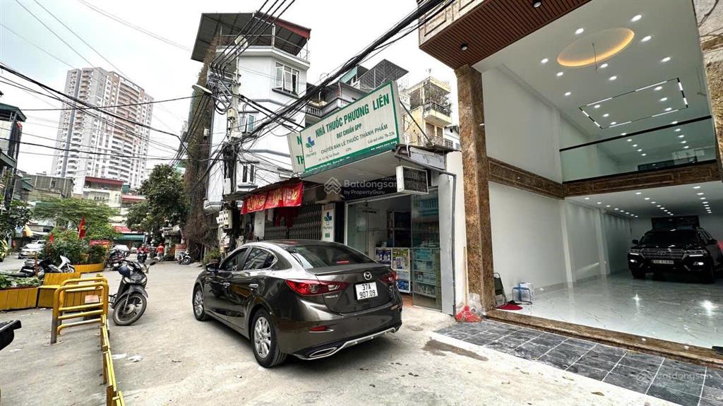 Nhà 80m2 phố tân mai, 7 tầng xây mới, thang máy ô tô vào nhà, 2 mặt ngõ trước sau  0984 182 ***