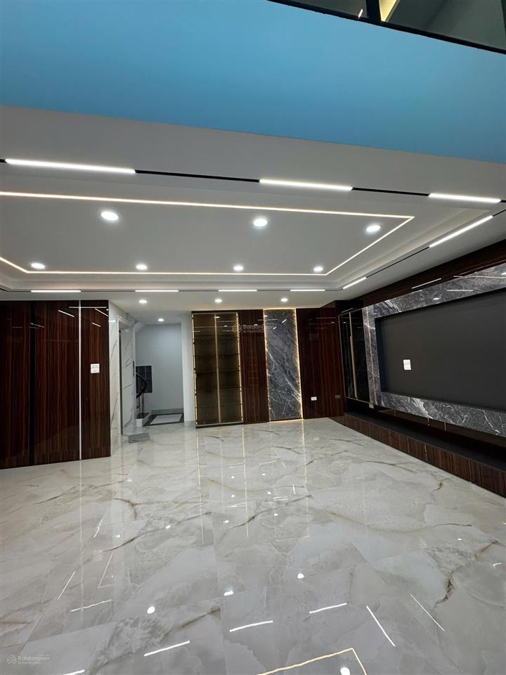 Bán nhà phân lô đền lừ, ô tô tránh 55m2 xây mới 6 tầng thang máy.