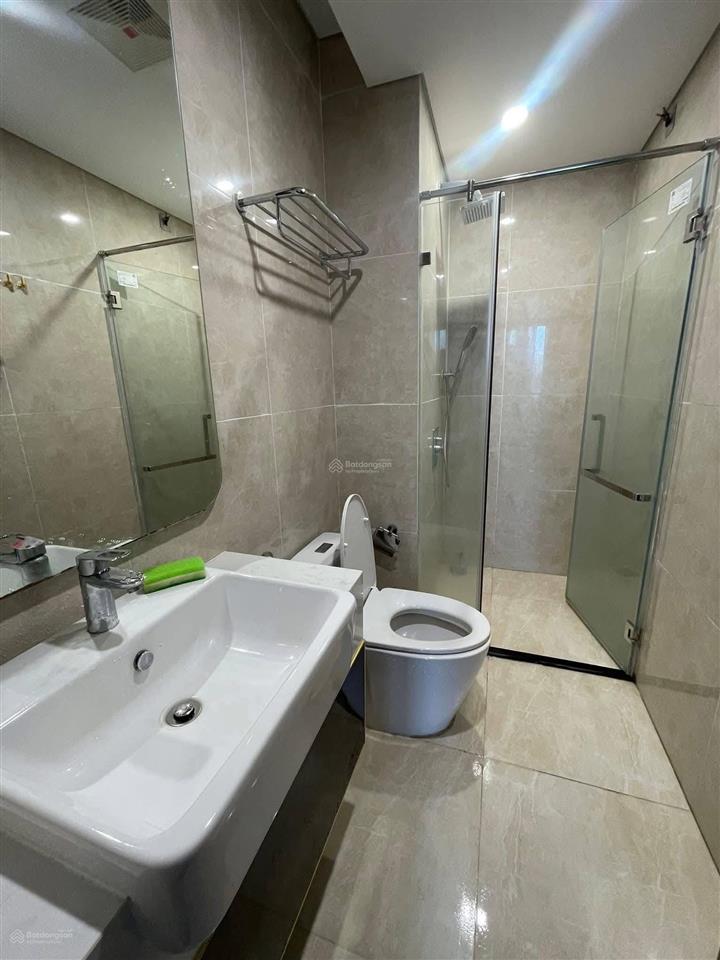 Căn 2pn 2wc và có 2 lô gia thoáng mát view đẹp toà lotus, giá chỉ 7tr/ tháng