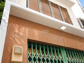 Cho thuê Nhà nguyên căn Trần Hưng Đạo, gần chợ Bến Thành, 4 PN, 2 WC