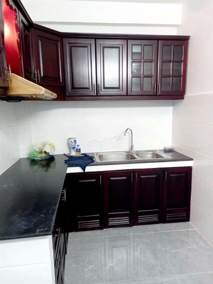 Cho thuê Nhà nguyên căn Trần Hưng Đạo, gần chợ Bến Thành, 4 PN, 2 WC