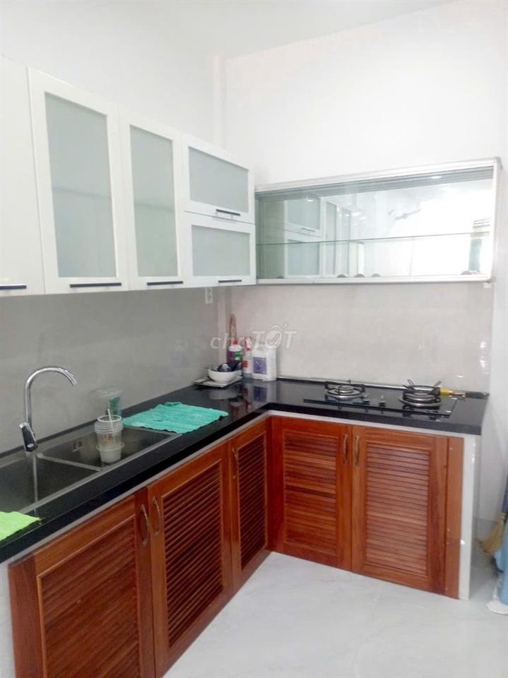 Cho thuê Nguyên căn nhà lầu 2 - Mặt tiền Trần Hưng Đạo, quận 1