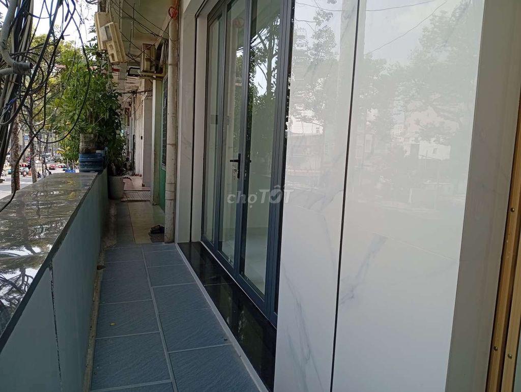 Cho thuê Nhà lầu 2, Mặt tiền Trần Hưng Đạo, Q1