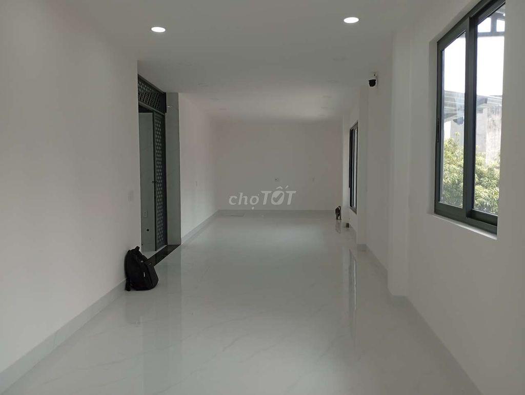 Cho thuê Nhà lầu 2, Mặt tiền Trần Hưng Đạo, Q1