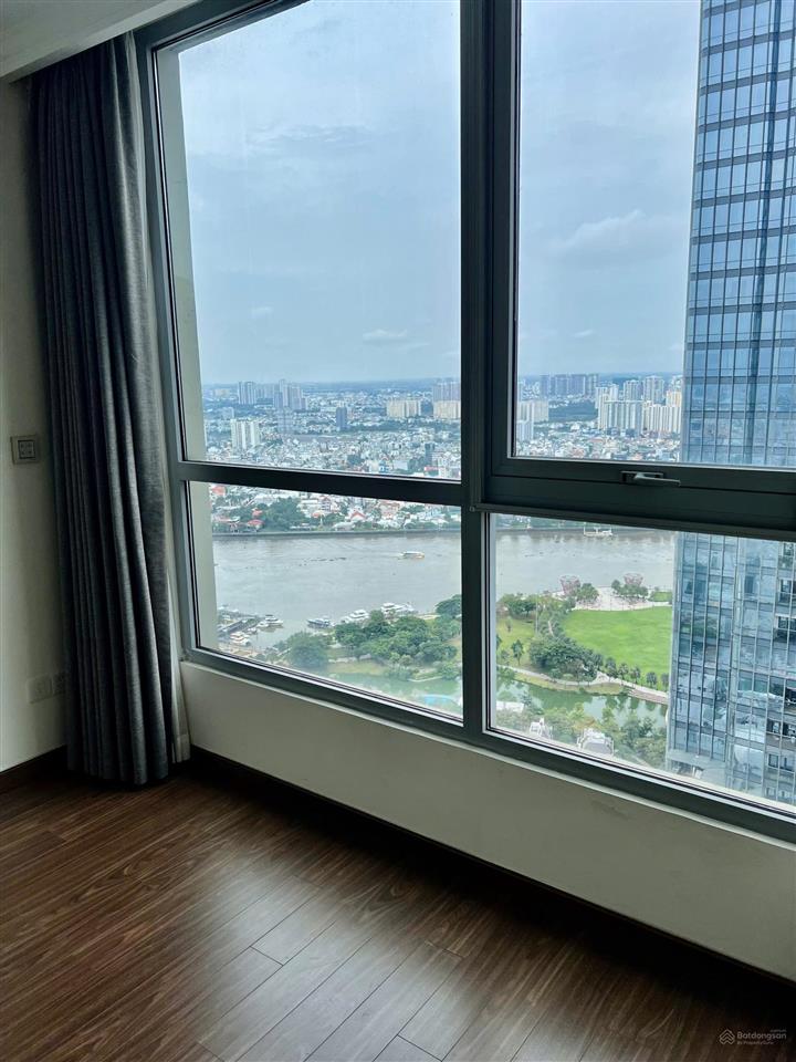 Vcp bán 4pn landmark 607, dt 150m2 view sông, và view l81, giá 25 tỷ/bp