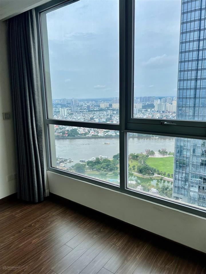 Vcp bán 4pn landmark 607, dt 150m2 view sông, và view l81, giá 25 tỷ/bp