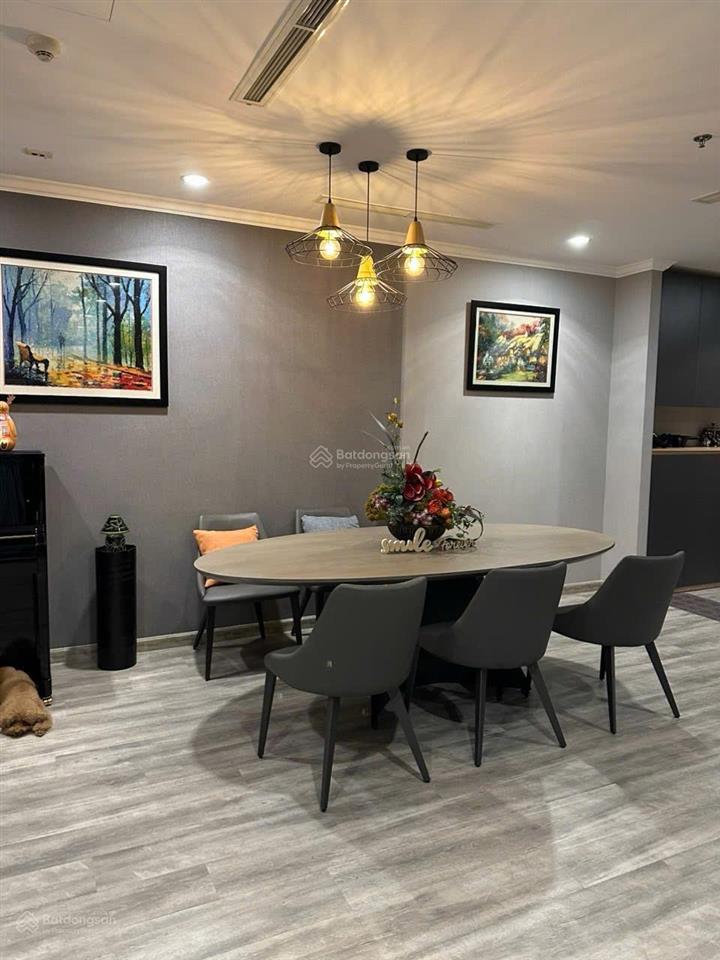Vcp bán 3pn 126m2  l1.07, view l81, full nội thất cao cấp, giá 20.6 tỷ net