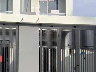 Bán nhà mặt tiền dx092 3 phòng ngủ mới 100% mặt tiền đường dx092 hiệp an gần chợ bưng cầu