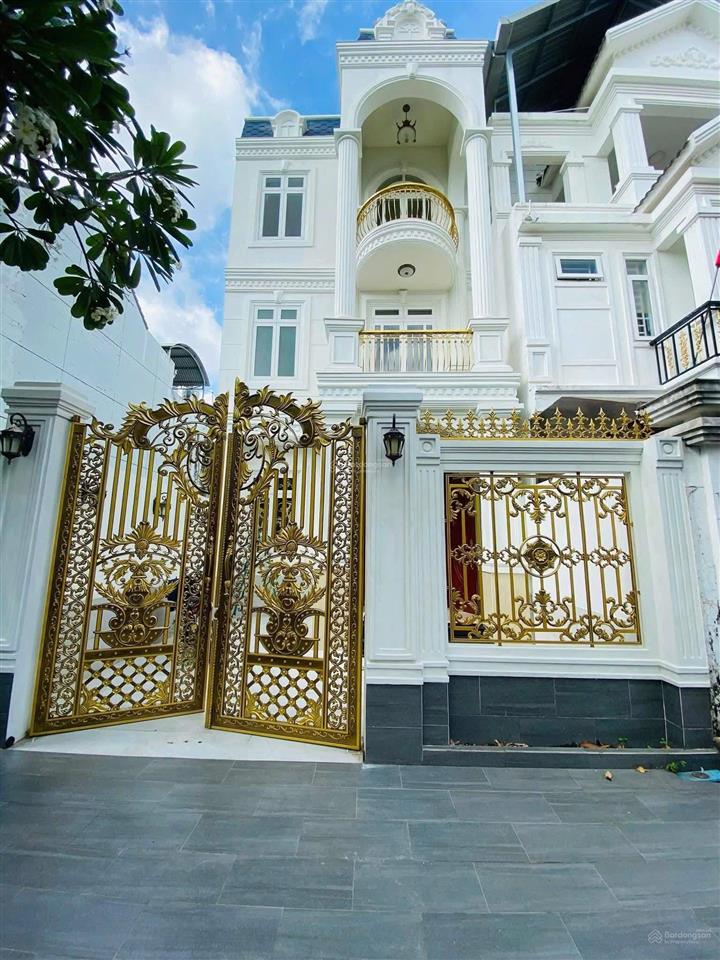 Cho thuê căn biệt thự tân cổ điển 4 phòng ngủ nội thất đẹp mới 100% ngay kdc phú hoà