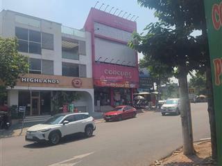 Cho thuê nhà 4phòng ngủ mặt tiền kd ngay vòng xoay hiệp thành & đh bình dương