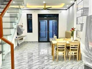 Nhà cho thuê 2 phòng ngủ full đồ sân ô tô chợ phú hoà  tdm  bình dương
