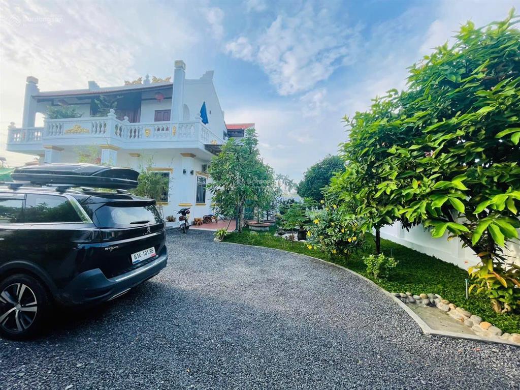 Cho thuê biệt thự villa sân vườn 1050m2 5 phòng ngủ phường tân an  thủ dầu một view sông sài gòn