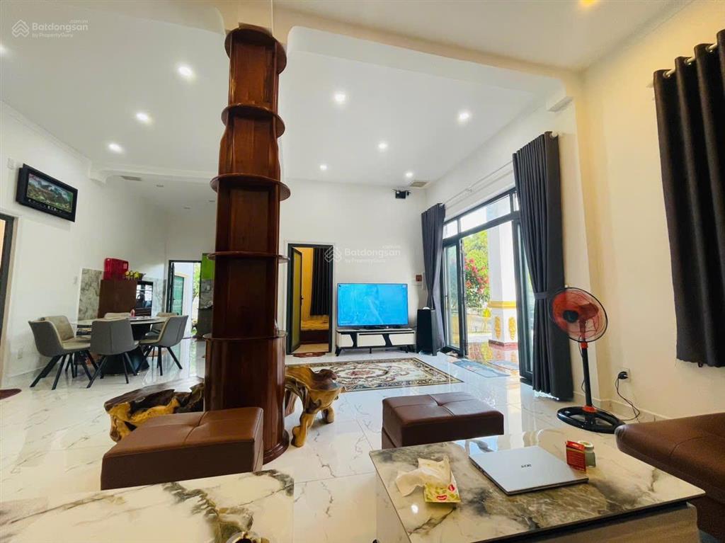 Cho thuê biệt thự villa sân vườn 1050m2 5 phòng ngủ phường tân an  thủ dầu một view sông sài gòn