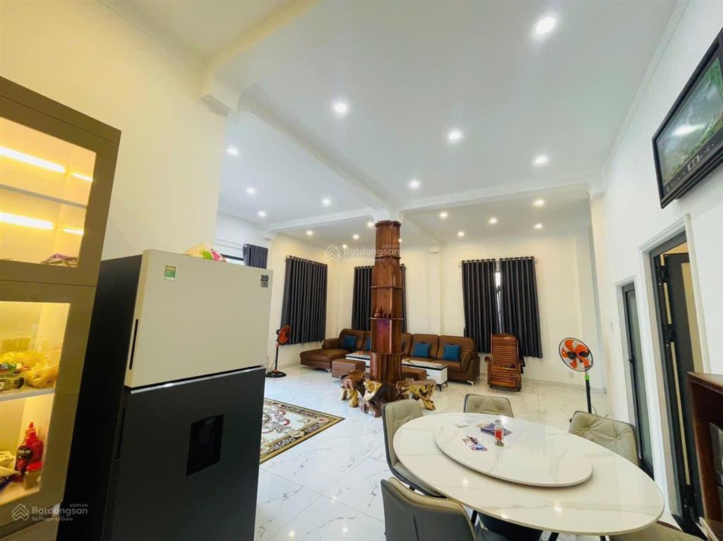 Cho thuê biệt thự villa sân vườn 1050m2 5 phòng ngủ phường tân an  thủ dầu một view sông sài gòn