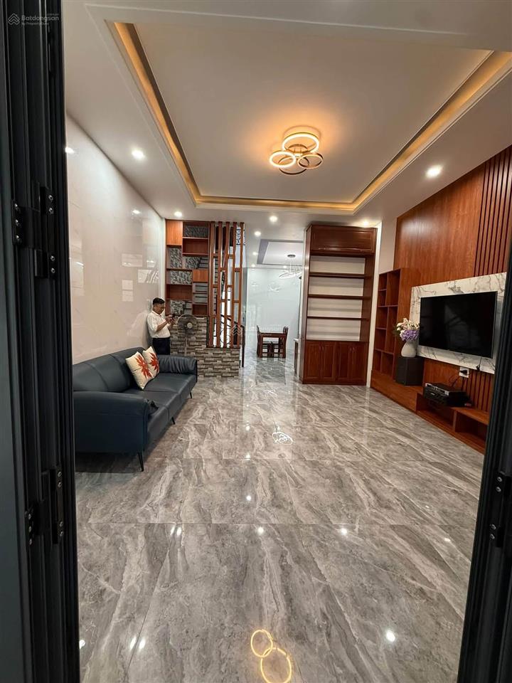 Cho thuê nhà 5phòng ngủ sân ô tô full nội thất gần nhà văn hoá phú lợi