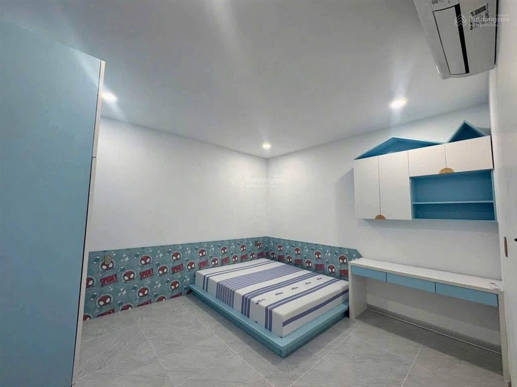 Cho thuê nhà 4phòng ngủ sân ô tô 7 chổ đối diện toà becamex bình dương ở & mở văn phòng