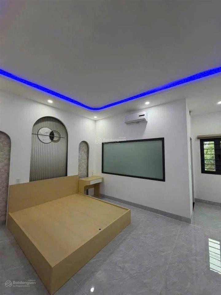 Cho thuê biệt thự mới 100% phú tân 4 phòng ngủ gần vòng xoay tt thương mại tp. mới bình dương
