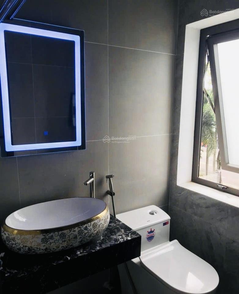 Cho thuê tòa nhà 10 phòng full nội thất gần vòng xoay bảy mẫu trung tâm tp. mới bình dương